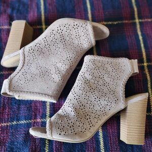 LC Lauren Conrad Beige Peep-Toe Heeled Sandals